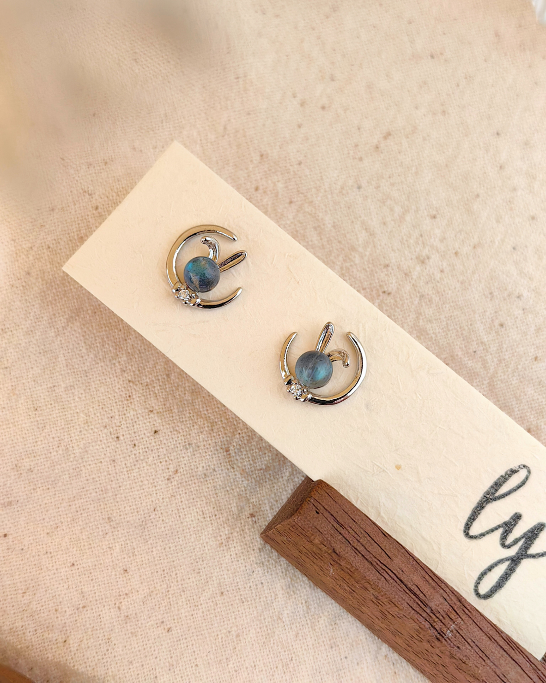 Grey Moonstone Earrings Collection · 灰月光耳饰系列