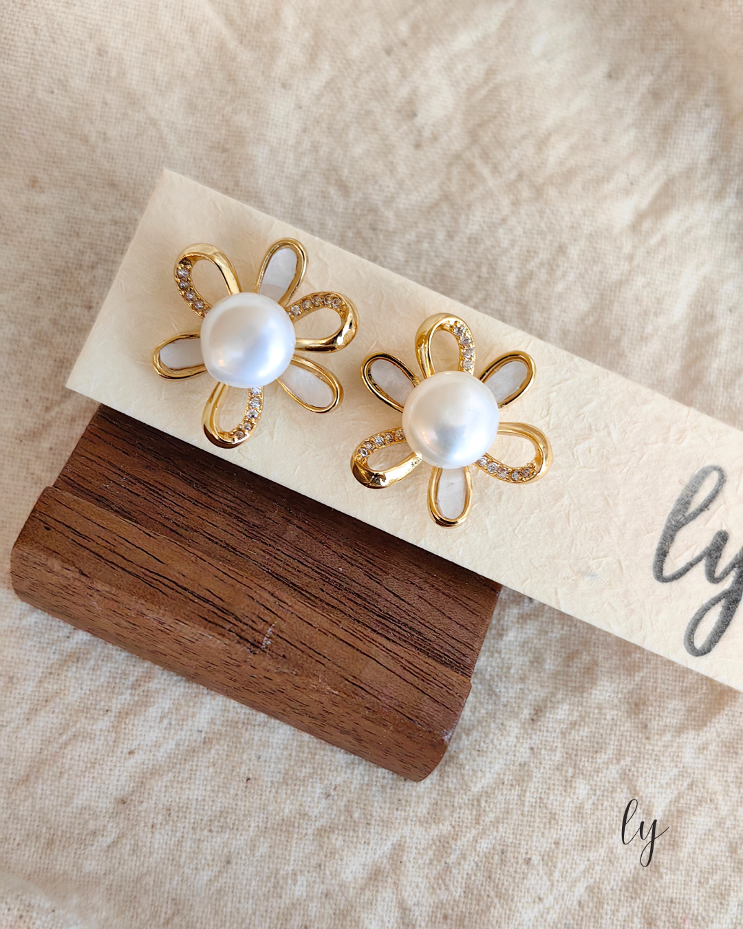 Pearl Earrings Flower Collection · 珍珠耳饰花系列