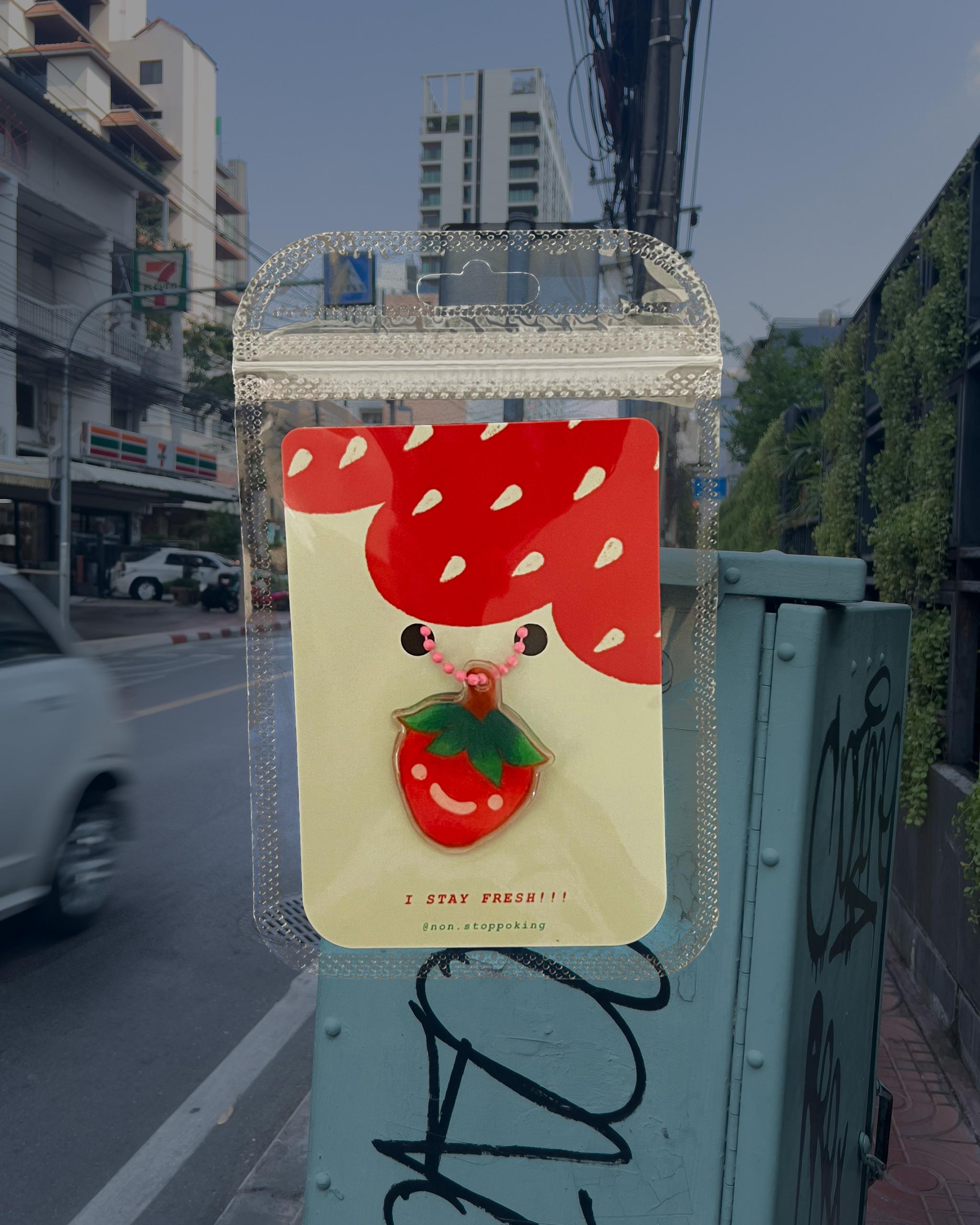 CRB-NON_STRAWB-KEYCHAIN