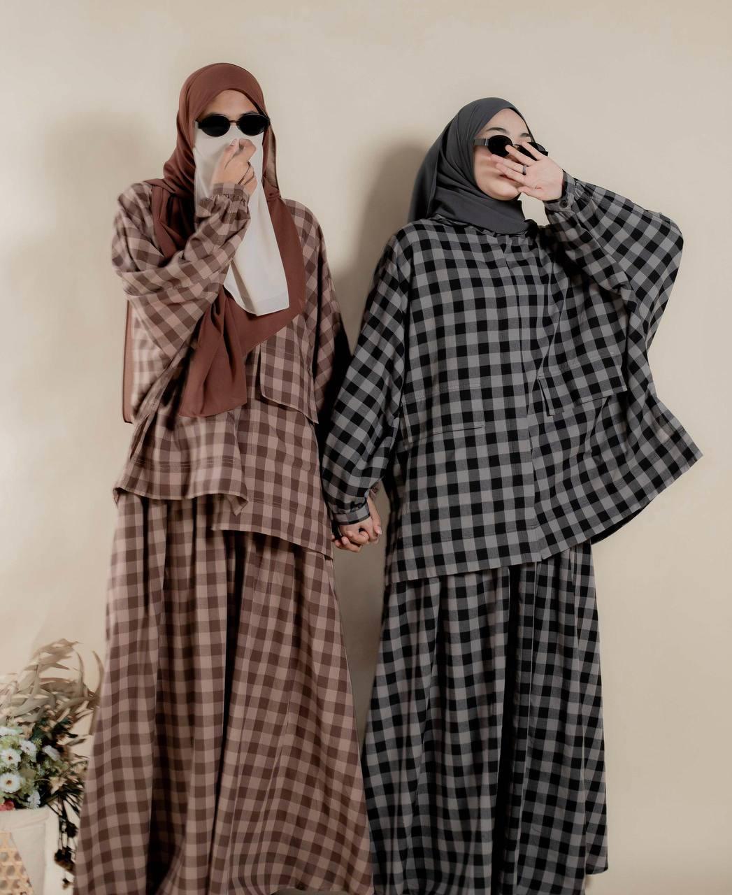 Haneen Checkered Set (Petite)