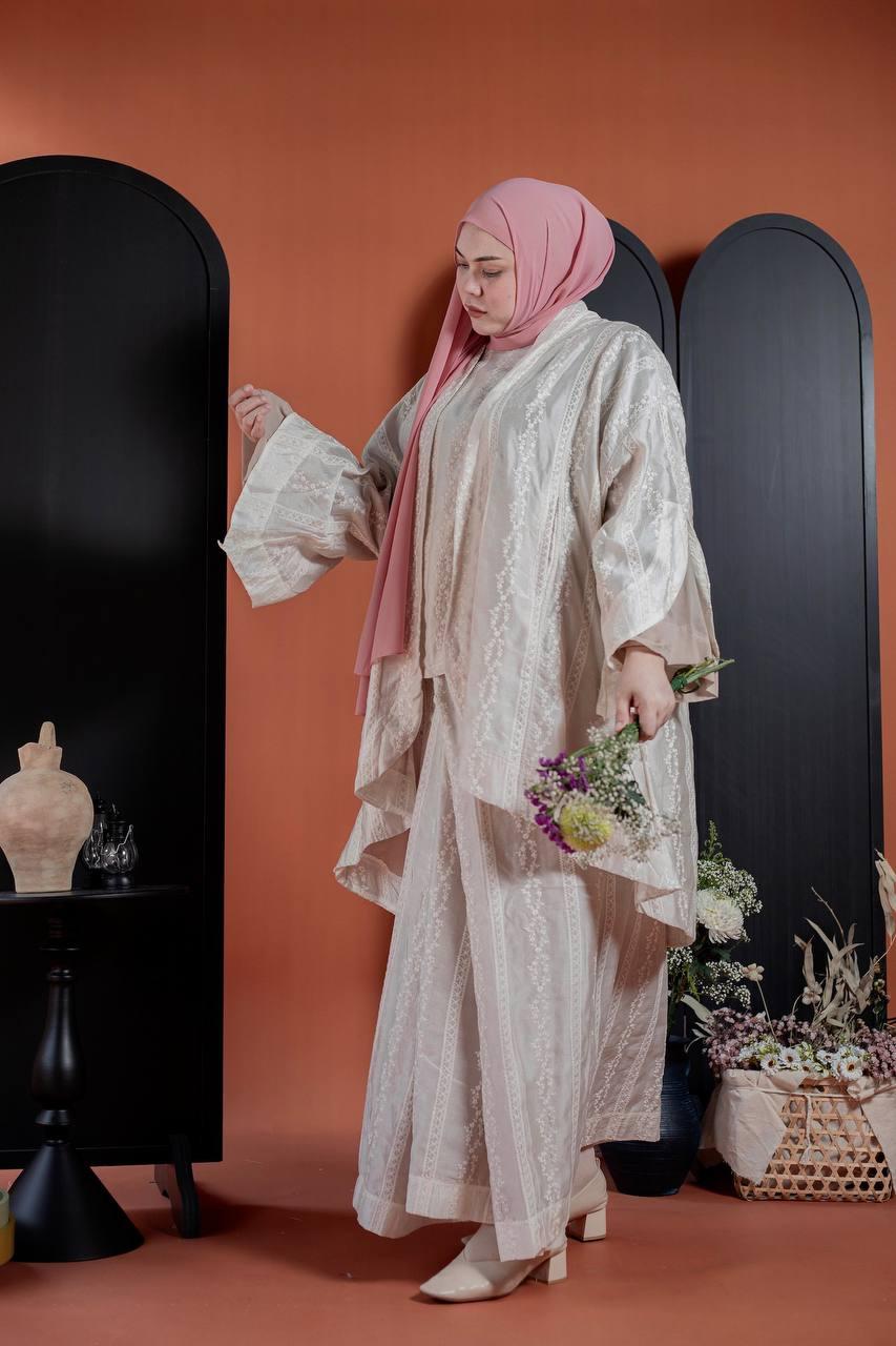 Hening Kebaya Set
