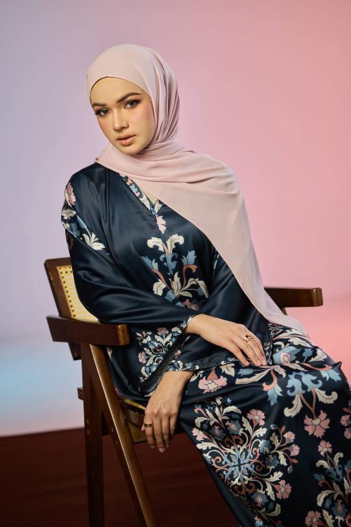 Zainab - image 2
