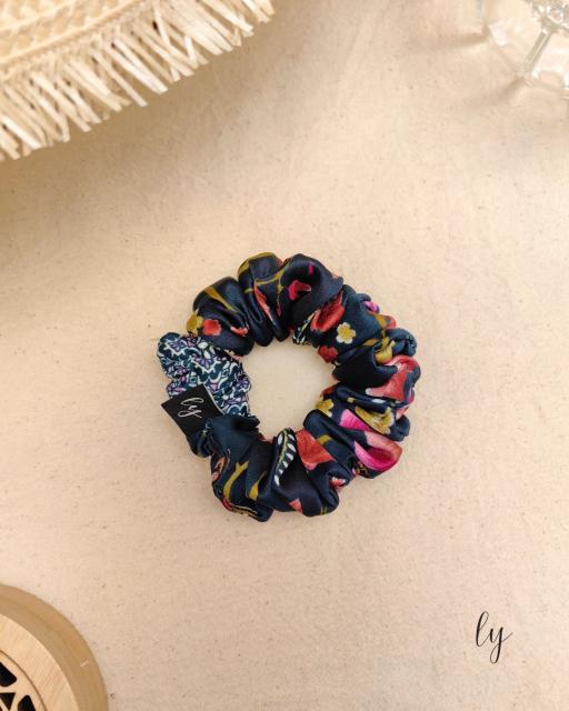 ·Scrunchies · Lucy· - image 4