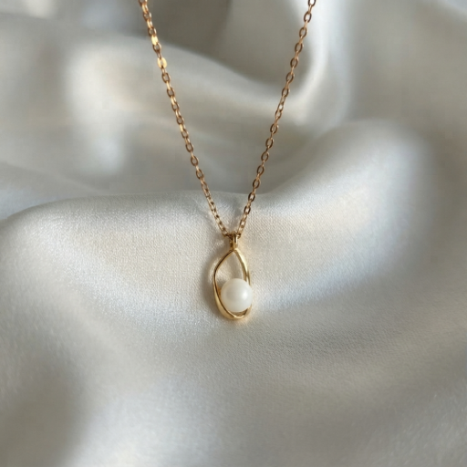 Chloe Timeless Love Pendant - image 3