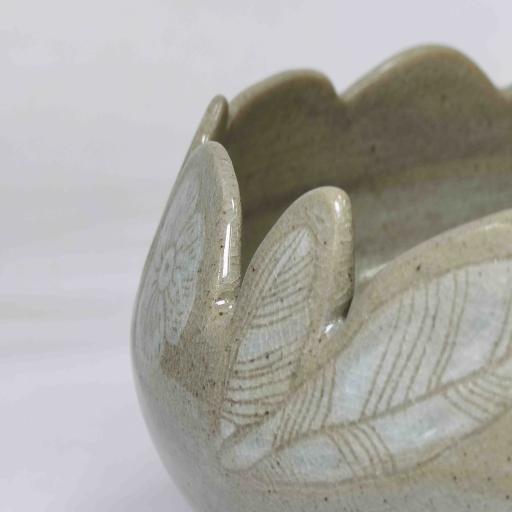 Petal rim bowl - image 4