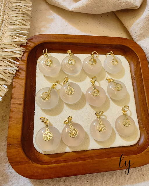 Lychee Agate “Fu” Peace Pendant · 福字荔枝冻平安扣吊坠 - image 3