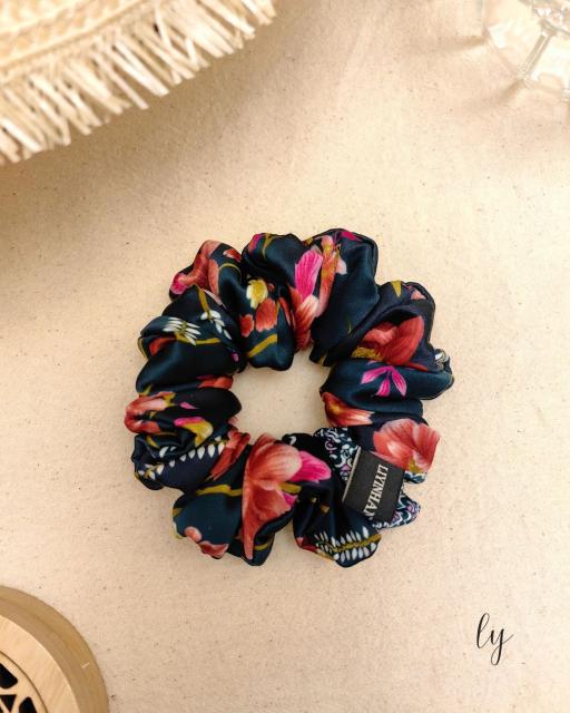 ·Scrunchies · Lucy· - image 3