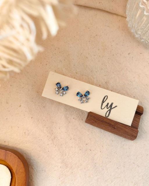 Blue Topaz Stud Earrings · 蓝色托帕石耳钉 - image 4