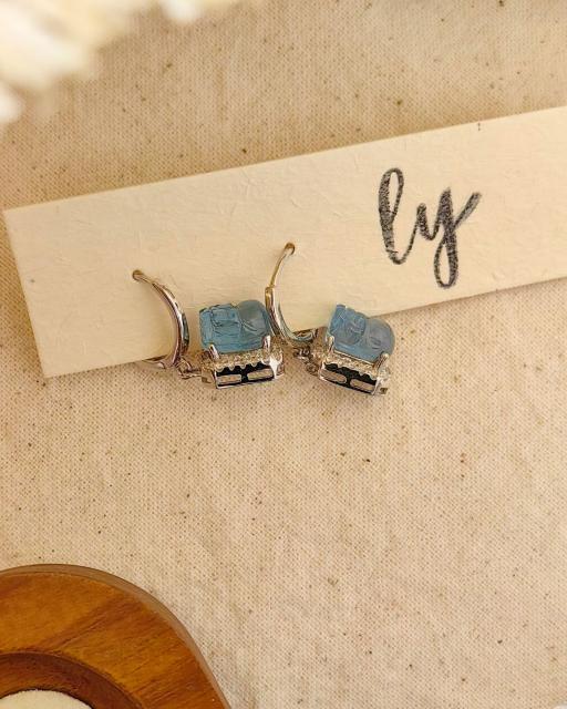 海蓝宝·鎏光貔貅耳饰（925银针 / 锆石镶嵌） Aquamarine Pixiu Earrings (925 Silver / Zirconia Halo) - image 6