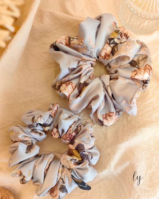·Scrunchies · Evelyn· - image 2