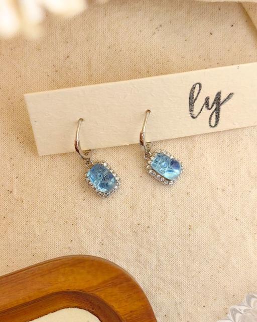 海蓝宝·鎏光貔貅耳饰（925银针 / 锆石镶嵌） Aquamarine Pixiu Earrings (925 Silver / Zirconia Halo) - image 1