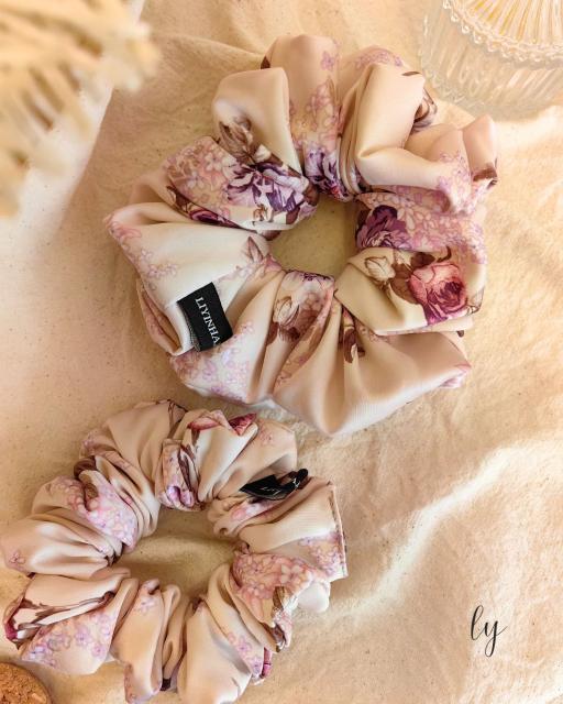 ·Scrunchies · Evelyn· - image 5