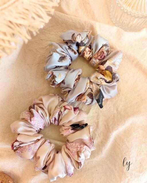 ·Scrunchies · Evelyn· - image 1