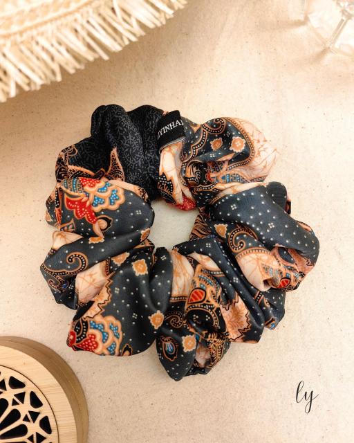 ·Scrunchies · Miranda· - image 9