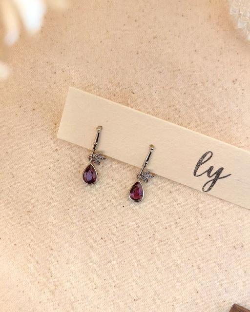 Garnet Earrings · 石榴石耳饰 - image 8