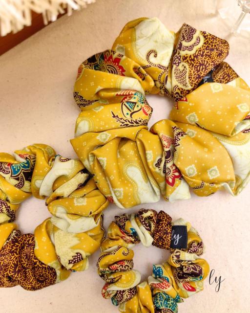 ·Scrunchies · Miranda· - image 2