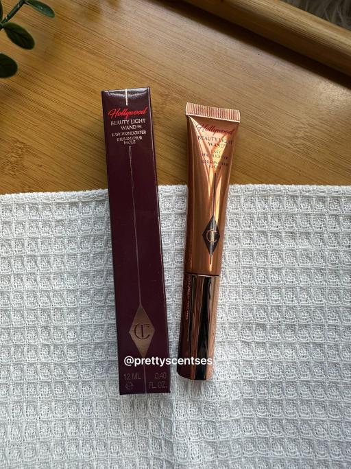 CHARLOTTE TILBURY Beauty Highlighter Wand in Spotlight - image 2