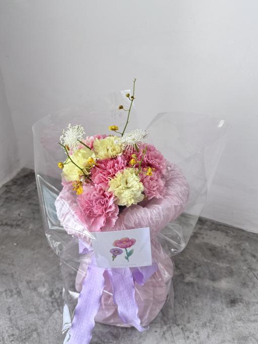 OG Queen | Carnations Bouquets - image 6