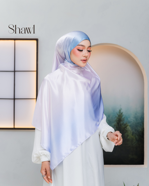 Ombre Aeris Shawl : 2m x 0.7m - image 1