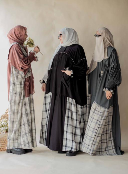 Hayaa Abaya - image 1