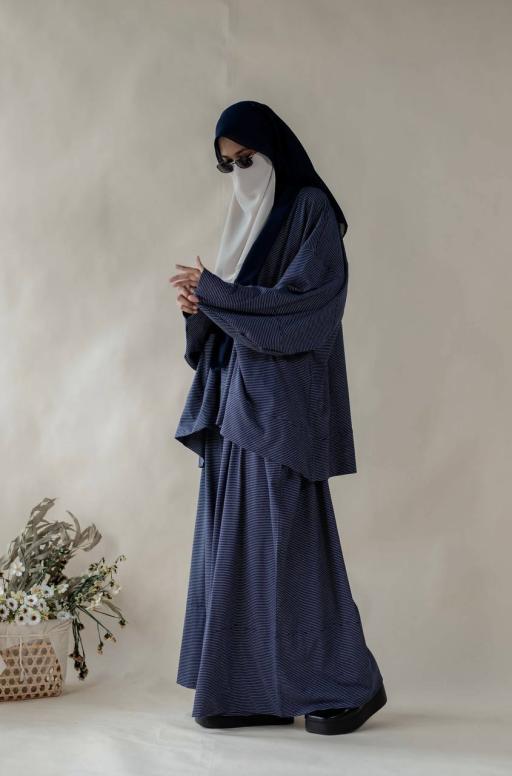 Basic Tee Sweatshirt with Yuni Pants - image 2