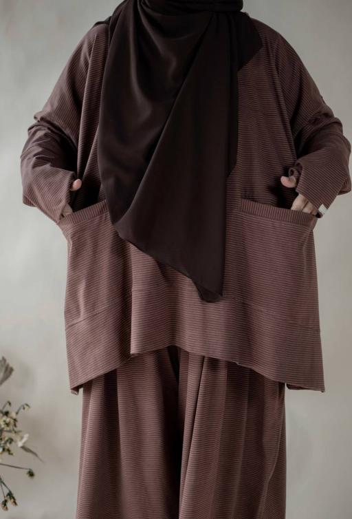 Basic Tee Sweatshirt with Yuni Pants - image 4