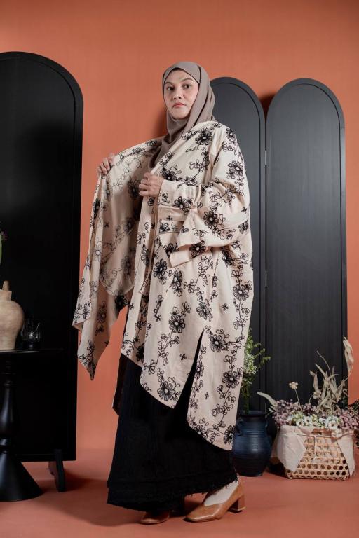 Terbit Outerwear - image 9