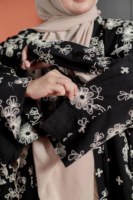 Terbit Outerwear - image 6