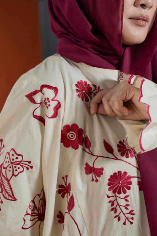 Raeha Abaya - image 5