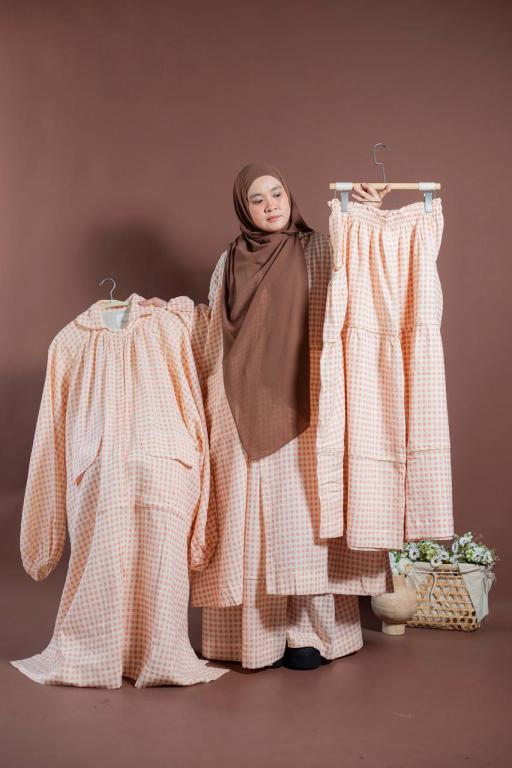 Aera Long Blouse | Indaah Skirt - image 2