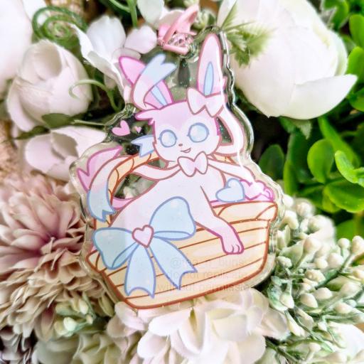 Picnic Basket Keychain - image 1