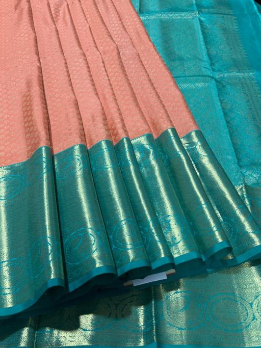 Pavazham - image 1