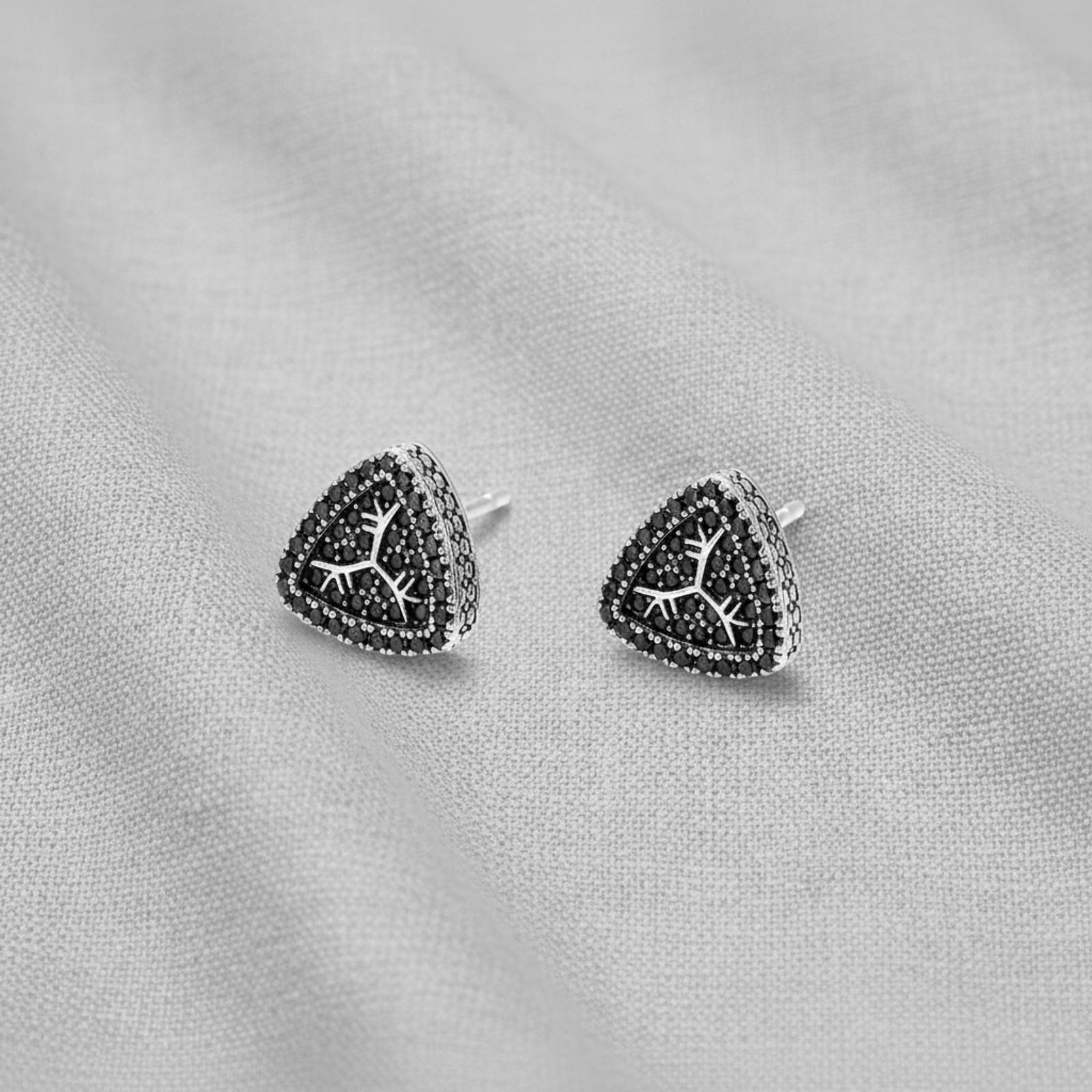 Bodhi Studs