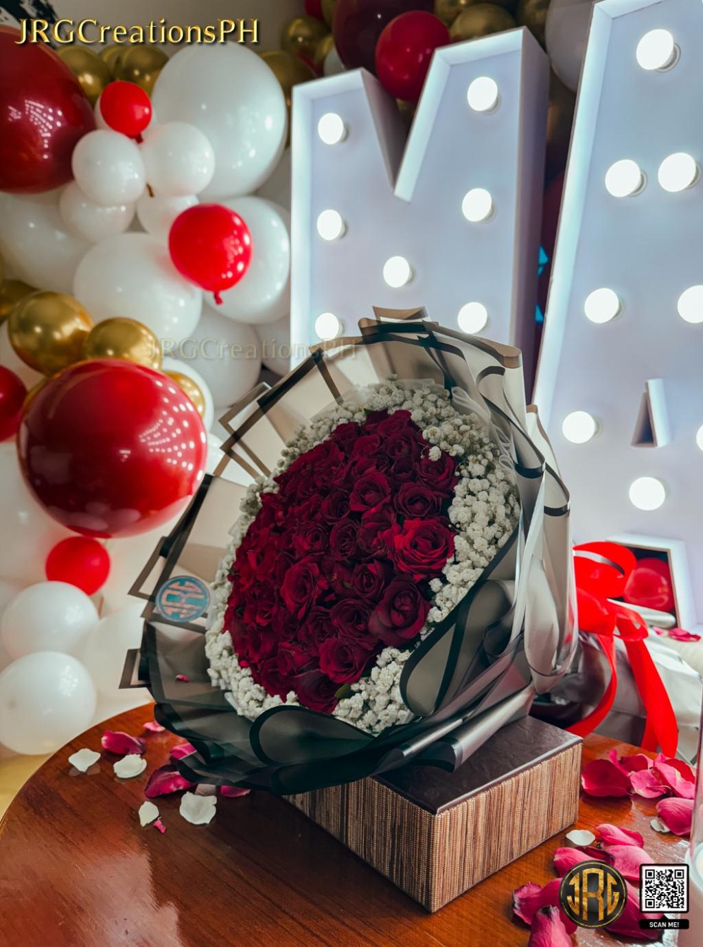 FLOWER ARRANGEMENT