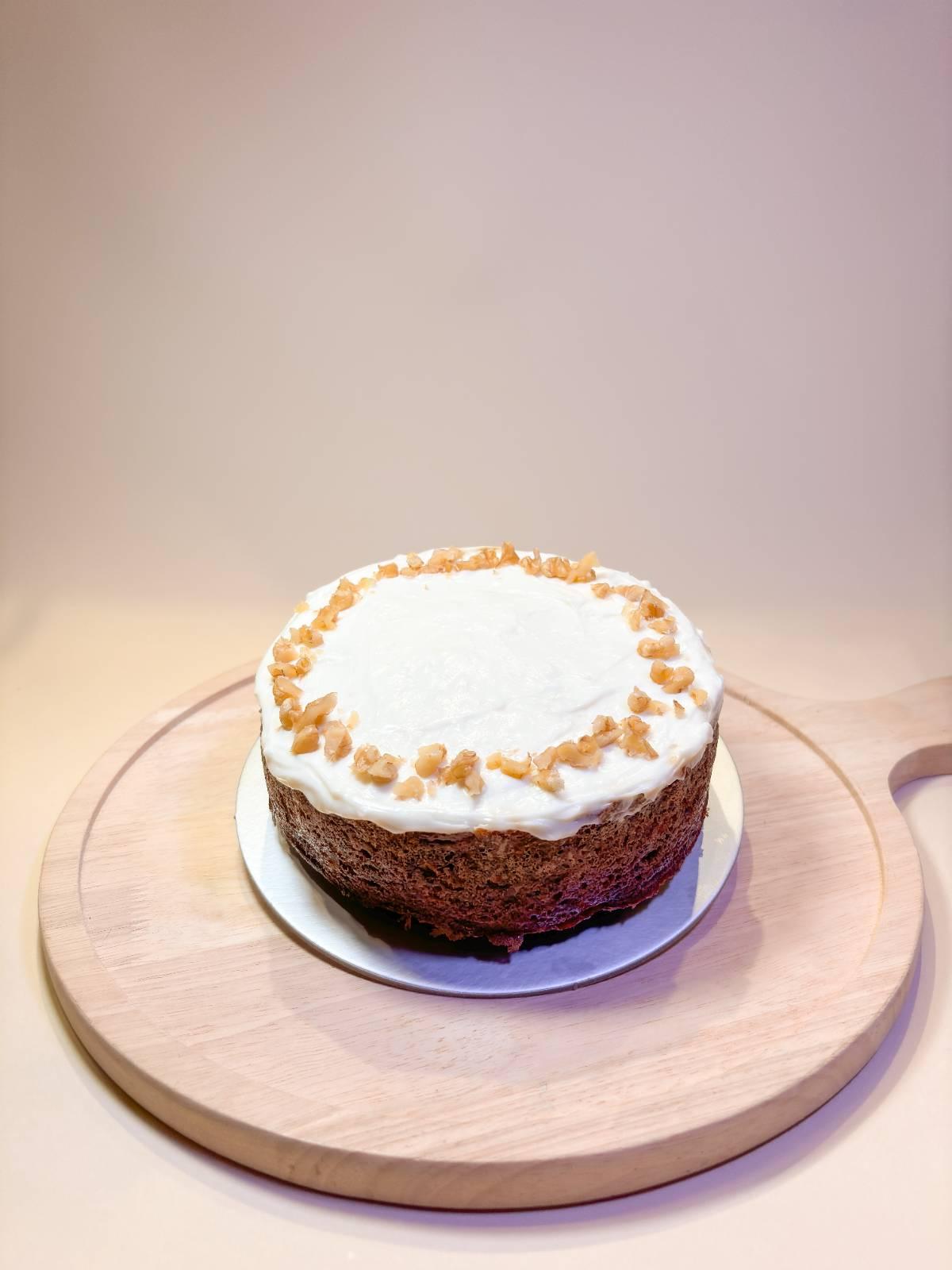 6" Banana Walnut Cake