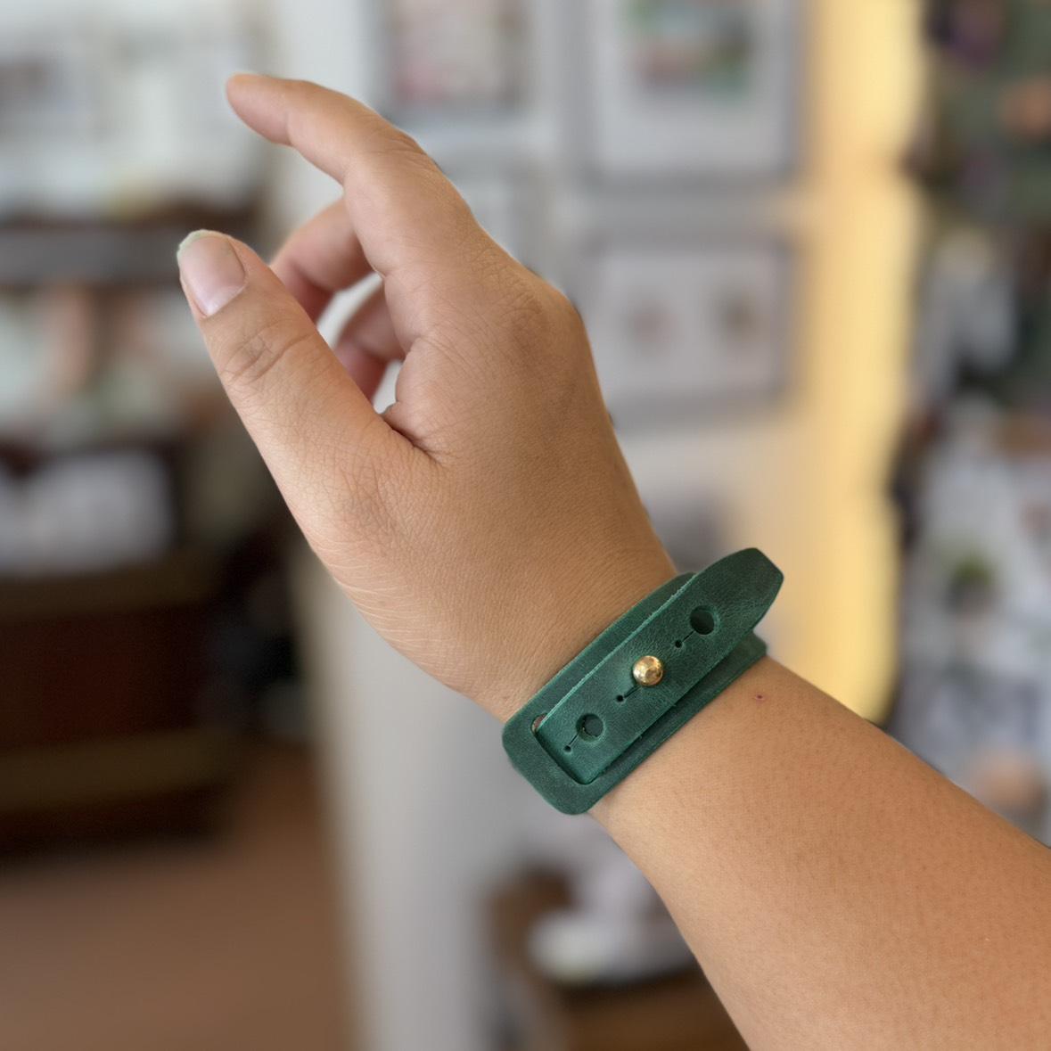 Cuff wristbands