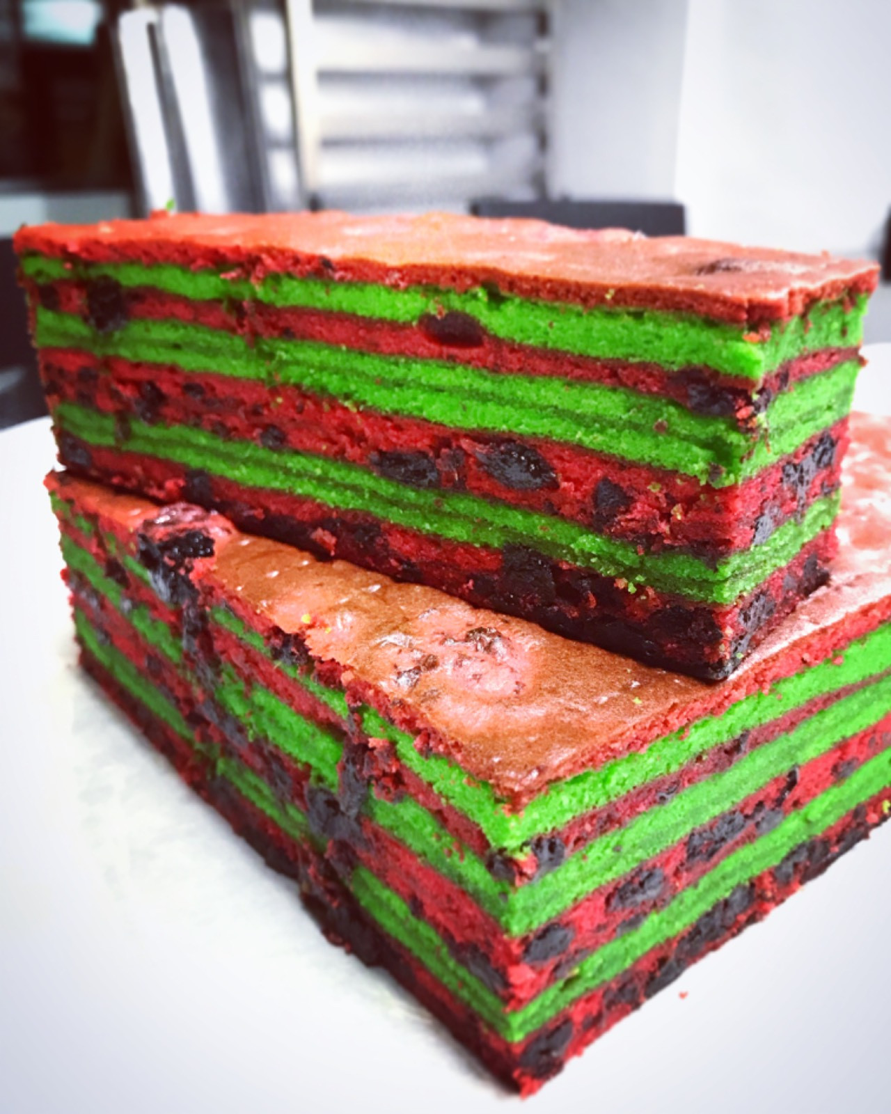 Cake Lapis Prune Ice Cream