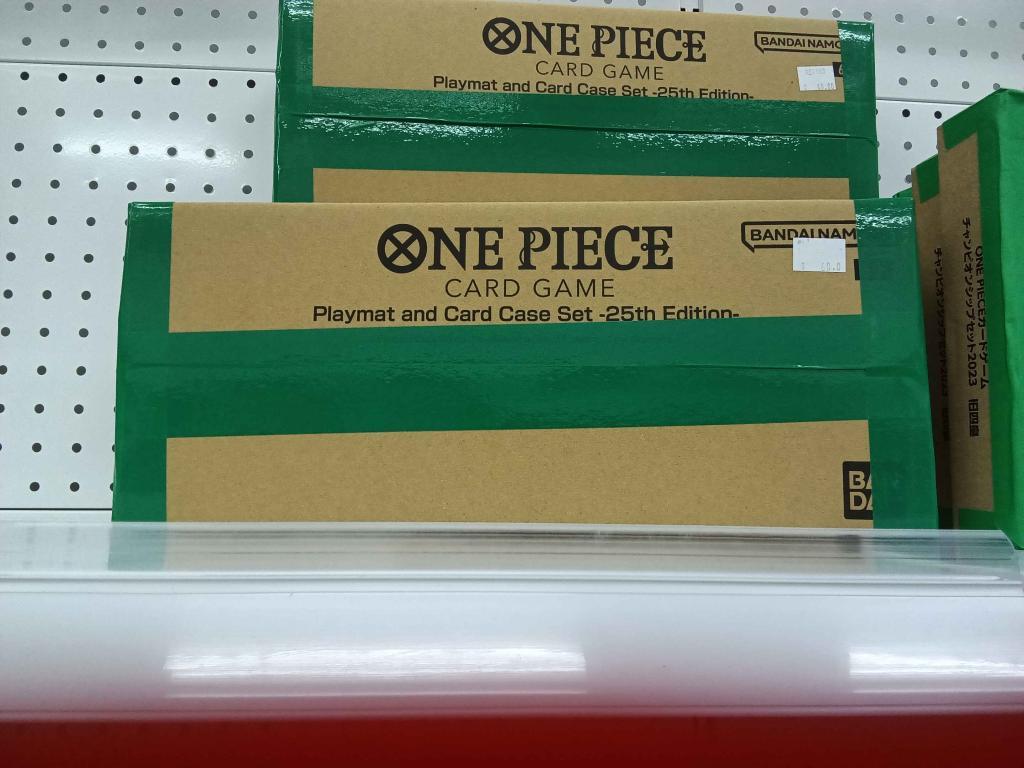 One Piece Playmat and Card Case Set -25th Edition-