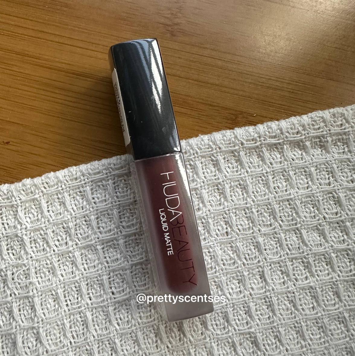 HUDA BEAUTY Liquid Matte Ultra-Comfort Transfer-Proof Lipstick 1.9ml in First Class