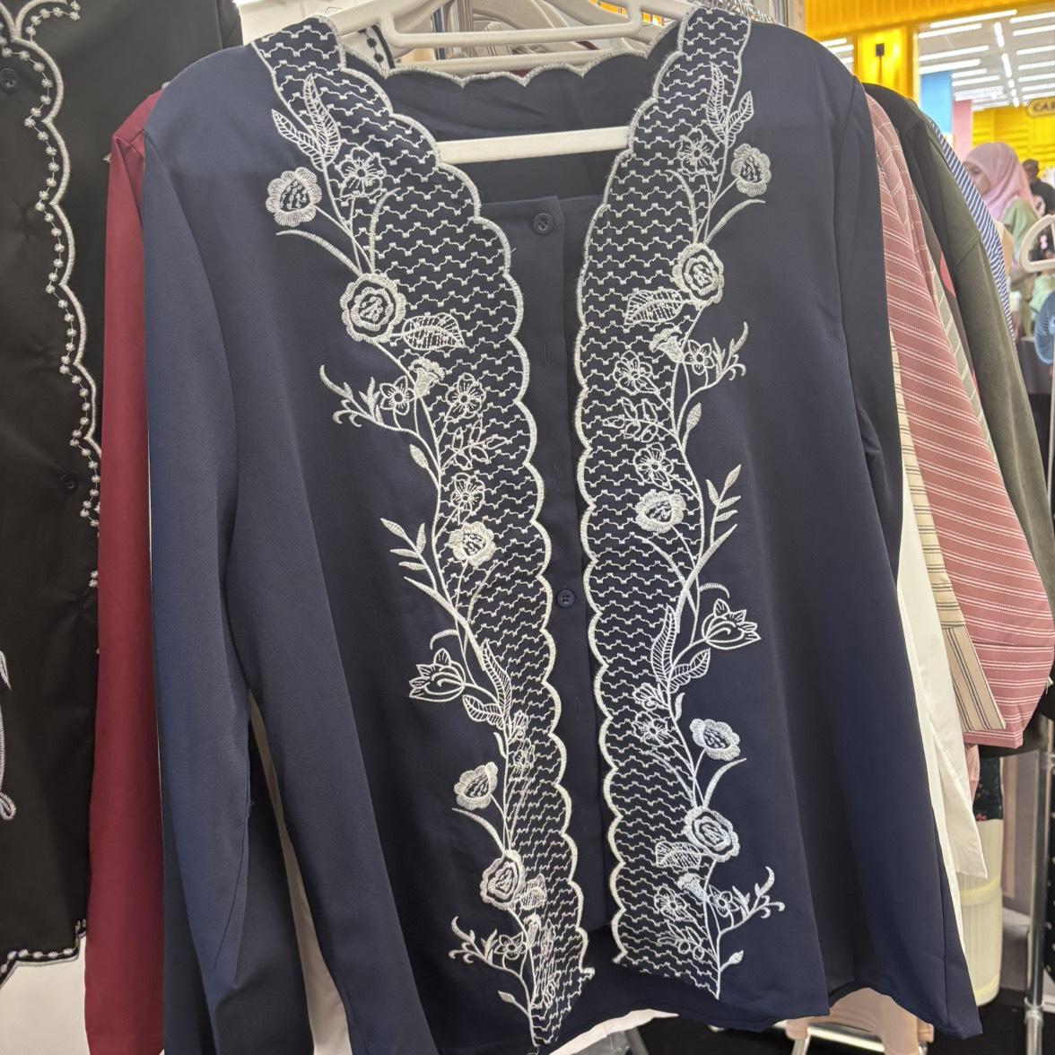 Biru Emboidery Chic Flower