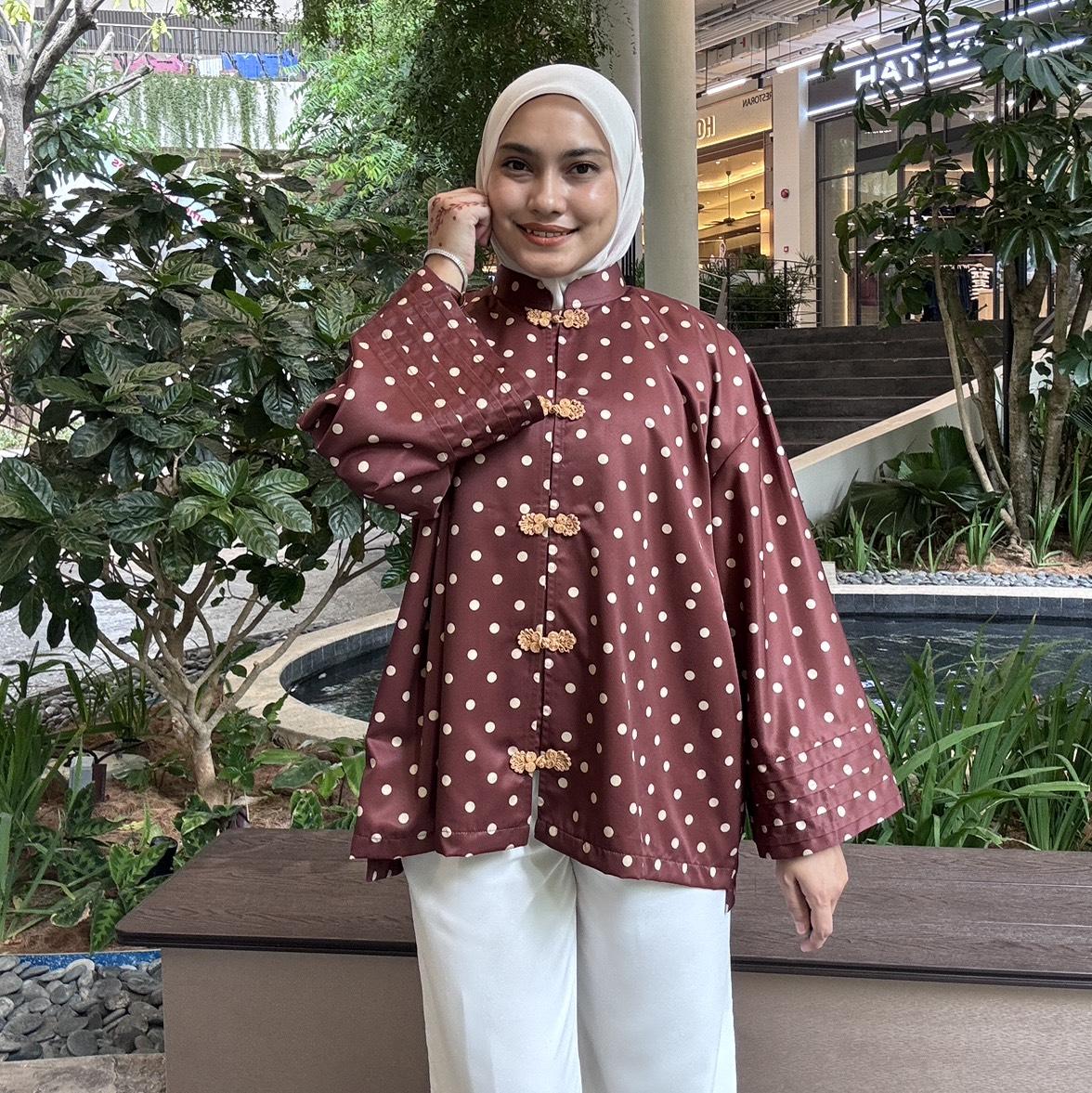 CHOCOLATE (Chic Dots Boxy)