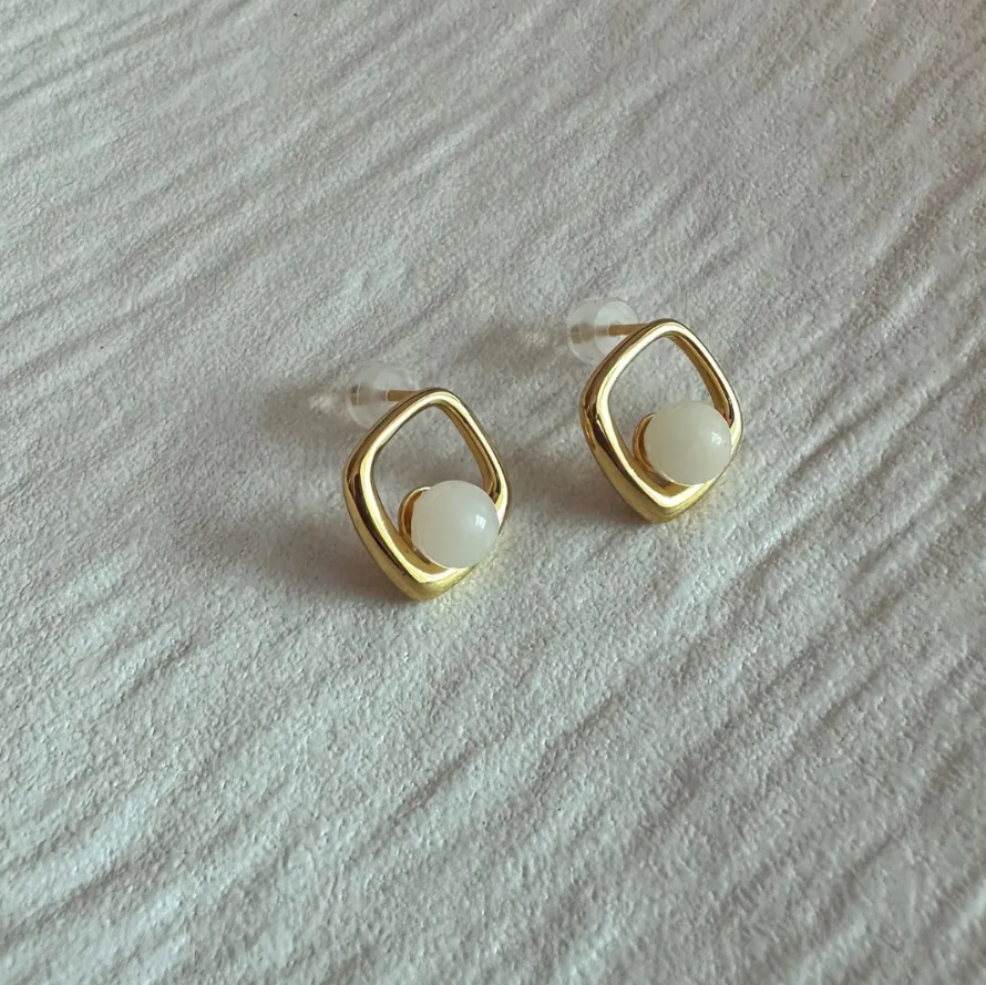 Chloe Timeless treasure Minimalist Breast Milk Earring