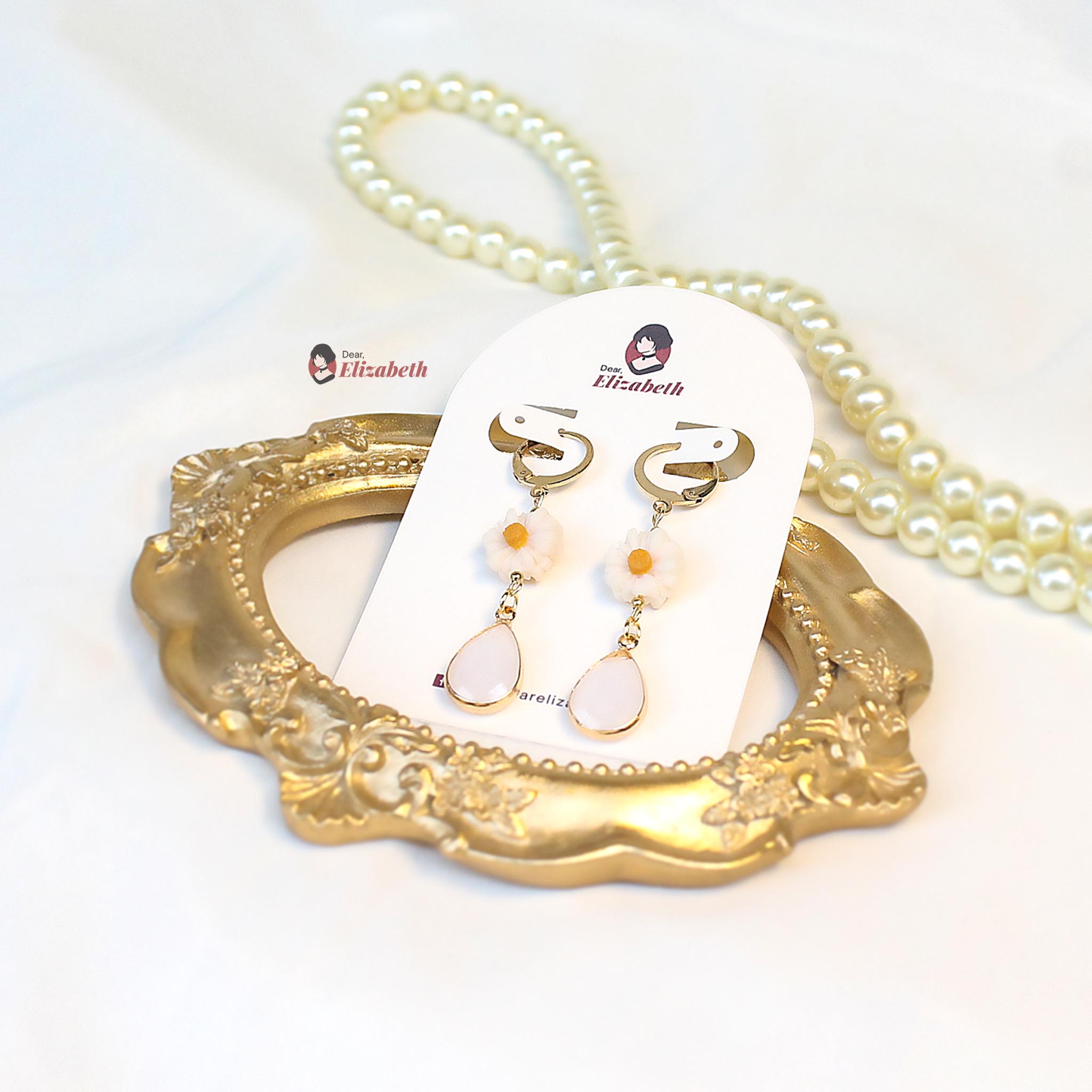 Dainty Daisy Glass Teardrop Earrings
