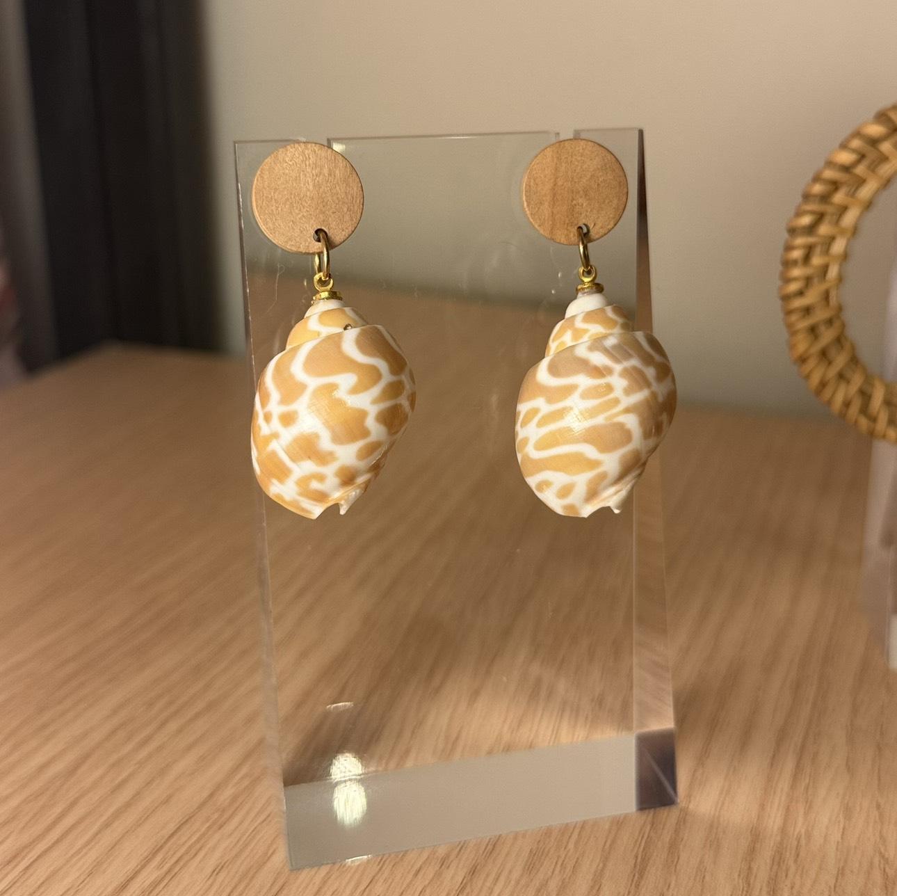 Sea Shell Pendant Earrings