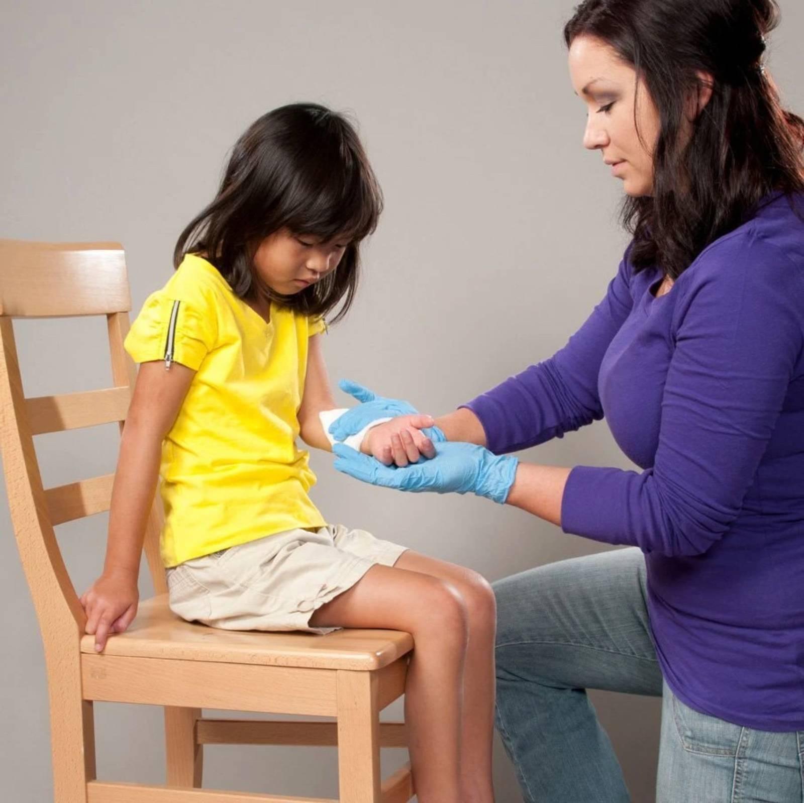 Emergency First Response® (EFR) – CPR & AED