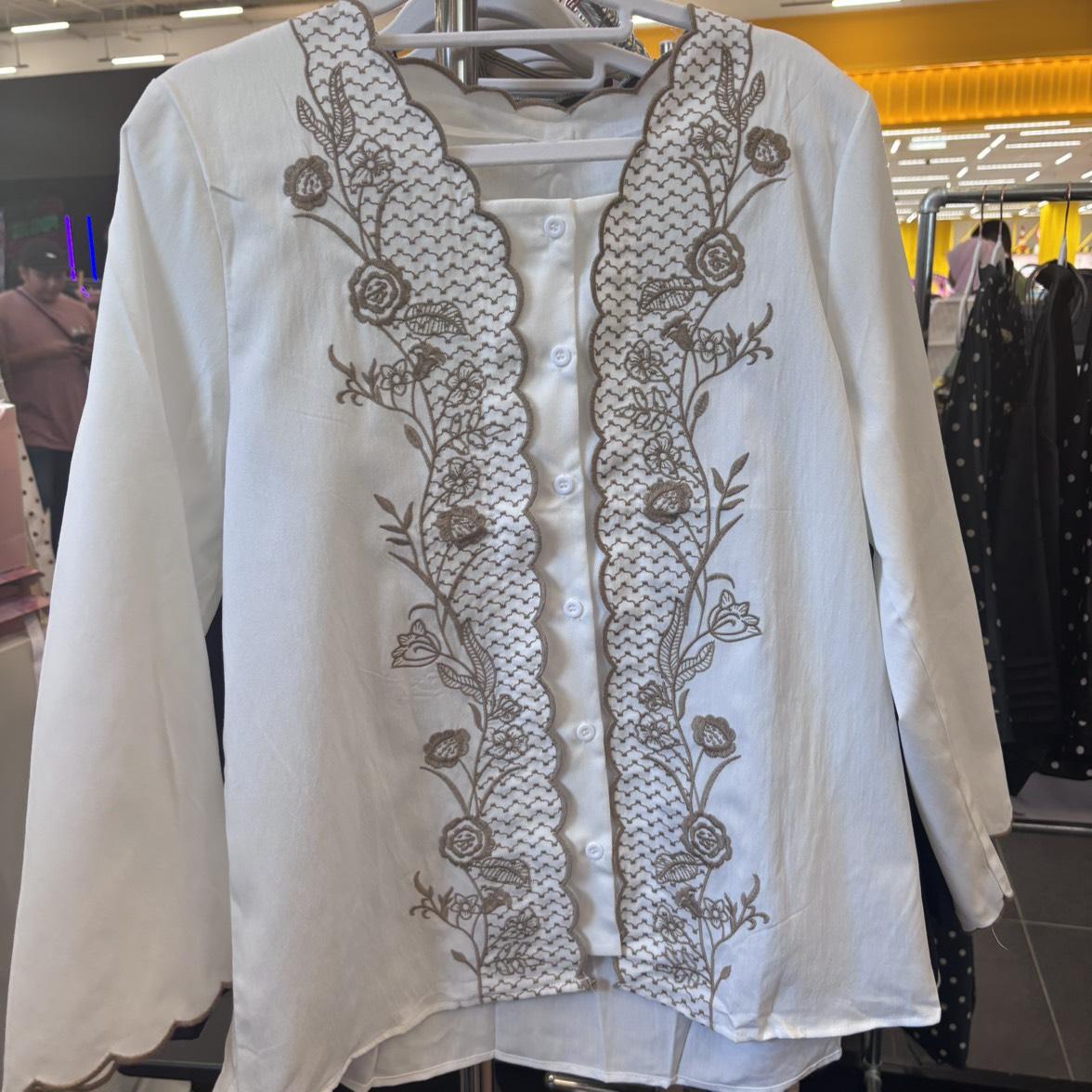 White Emboidery Chic Flower