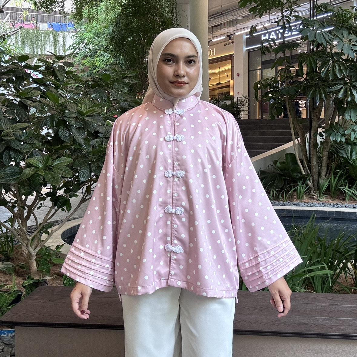 Soft Pink (Boxy Polkadot)