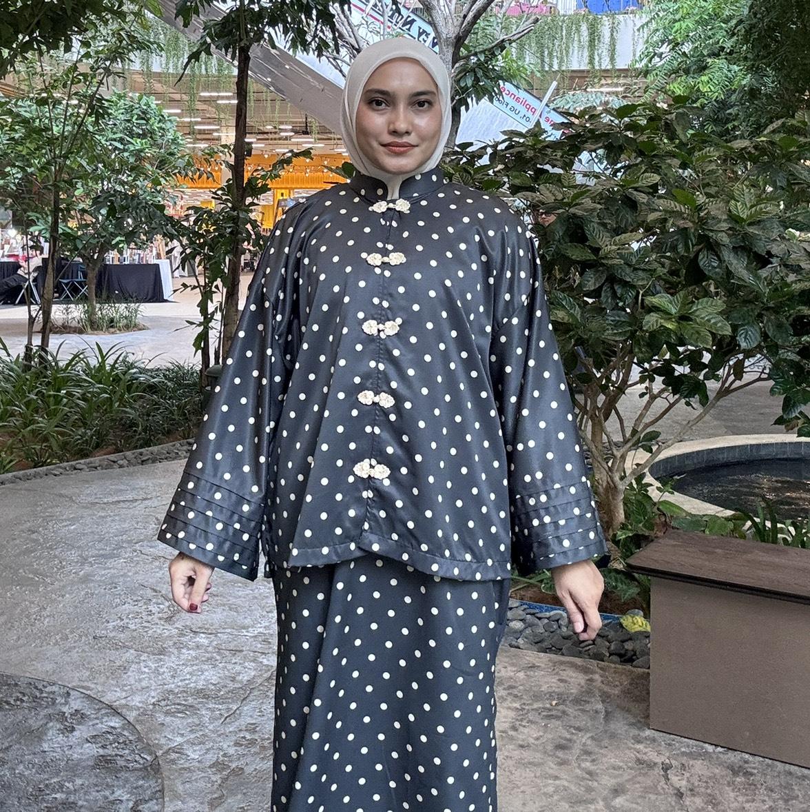 Black Beige (One set Polkodot)