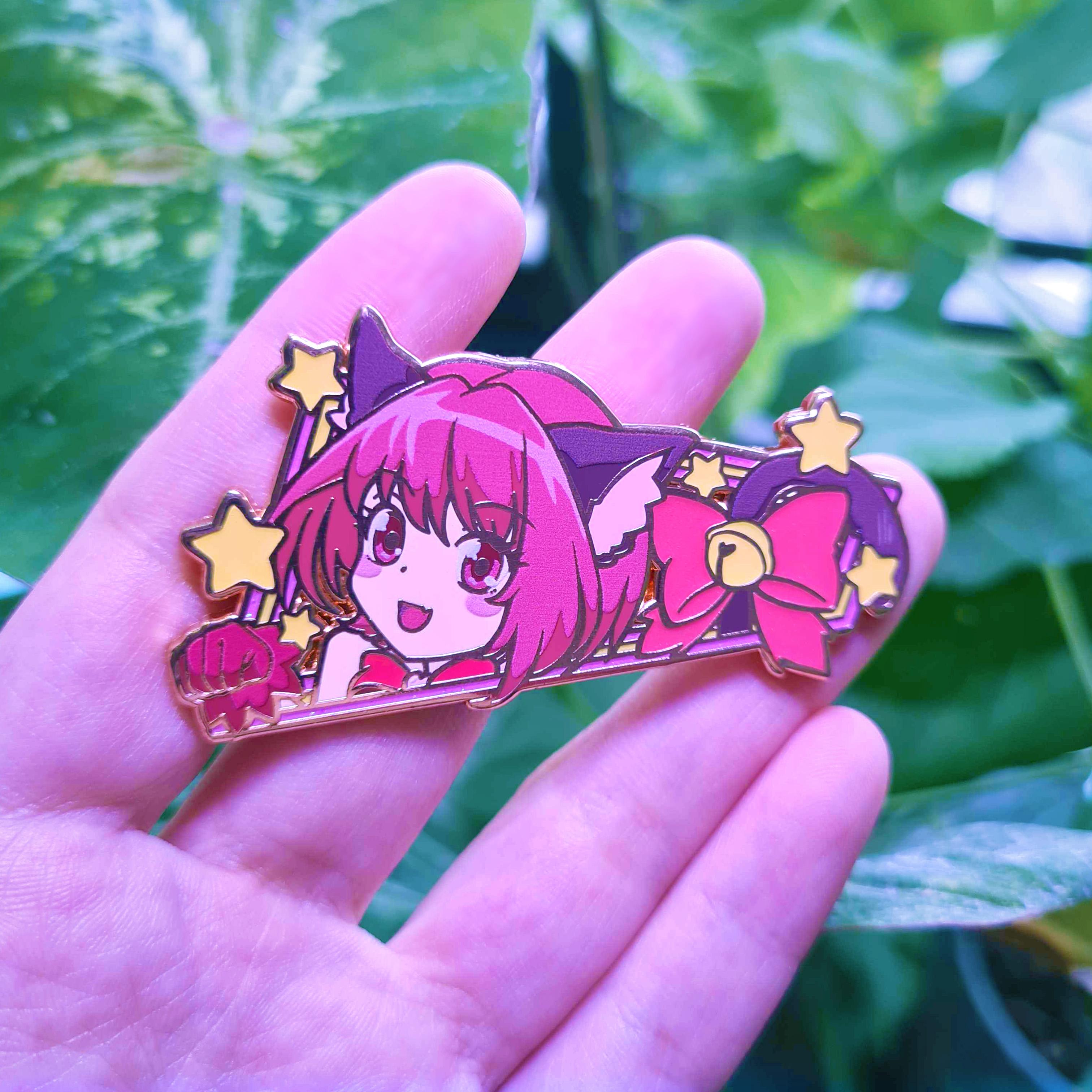 Mewmew Eyes Pin