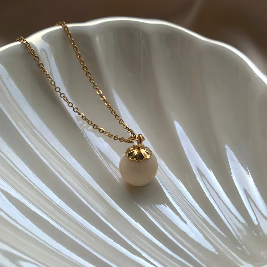 Peony Basic Pearl Shaped Pendant
